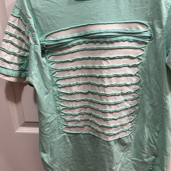 Switch Remarkable shirt, size medium - Picture 3 of 6